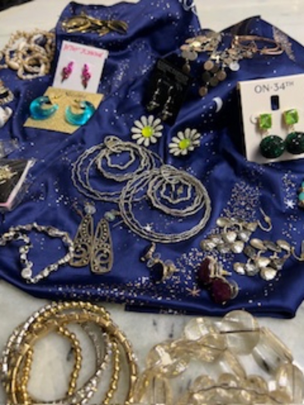 Jewelry Selection/Lot